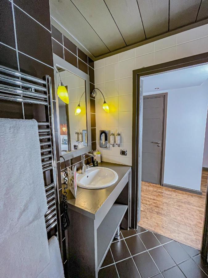 La Maison Rouge Chambéry Esterno foto